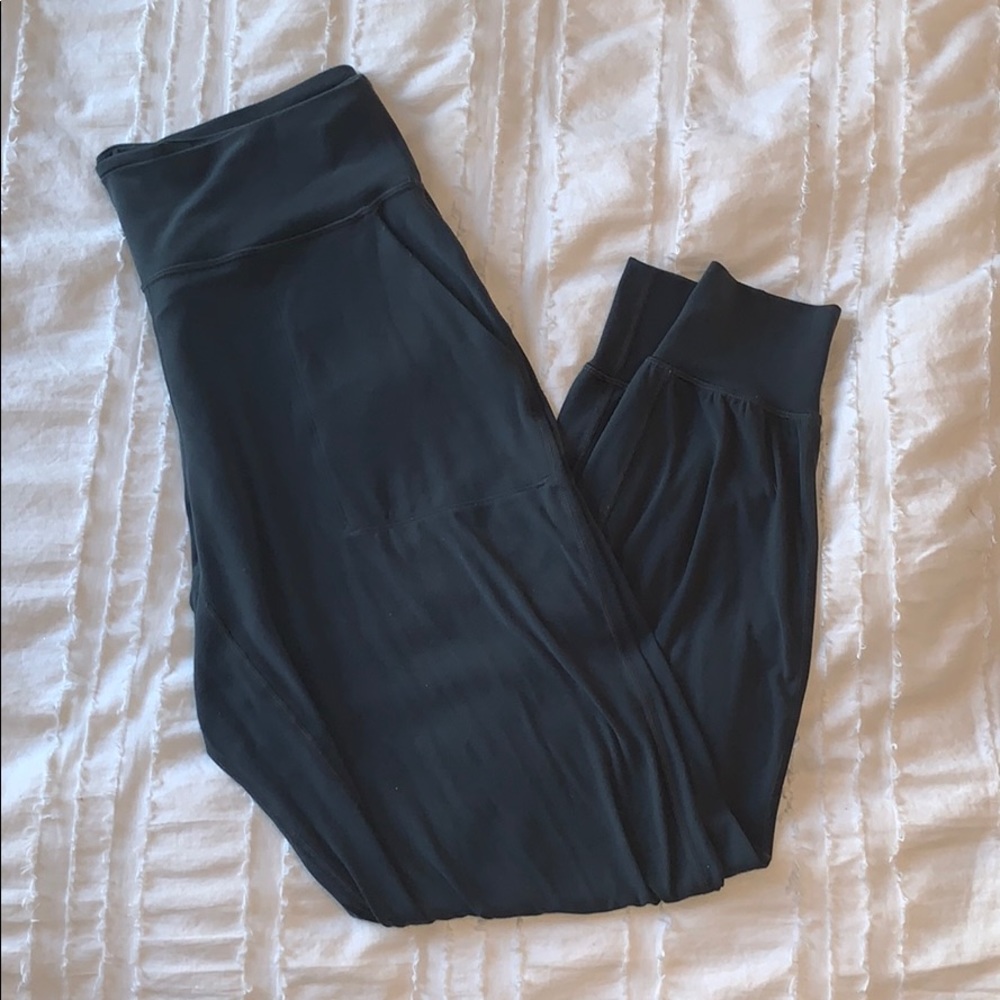 Lululemon Align joggers size 10